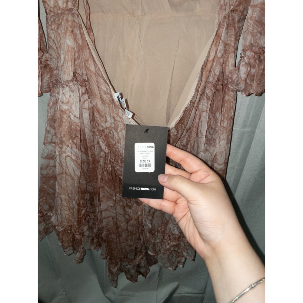 Dress blush pink and white from fashion nova, plus size 3x - Picture 3 of 5